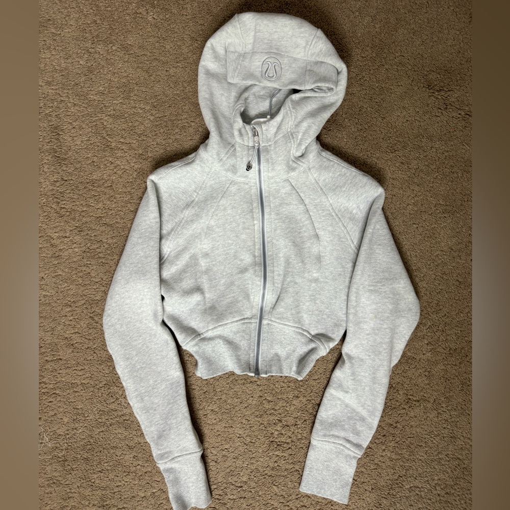 Lululemon cropped hoodie scuba size 0 great condition
